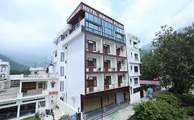 Hotel Nirvana Palace Near Parmarth Niketan